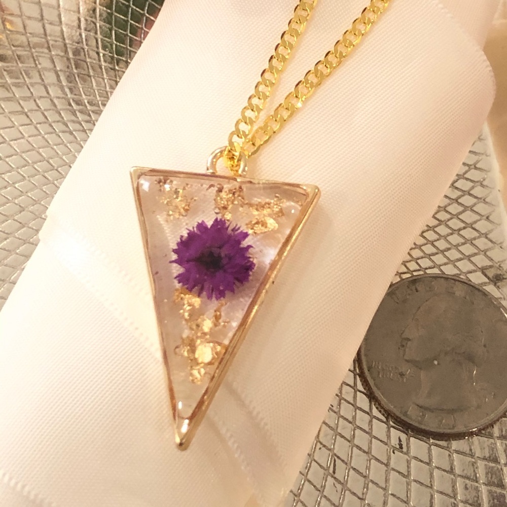 Real flower 🌺 pendant